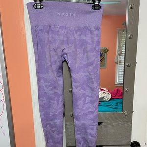 LILAC NVGTN LEGGINGS MEDIUM!